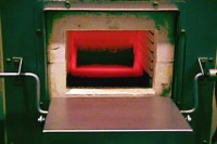 Comportamento de elementos de beto reforados com placas de ao coladas e fibras (de carbono ou de ao) sob aco da temperatura